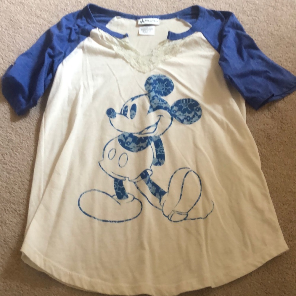 NWOT Disney parks women’s Minnie Mouse tee size L